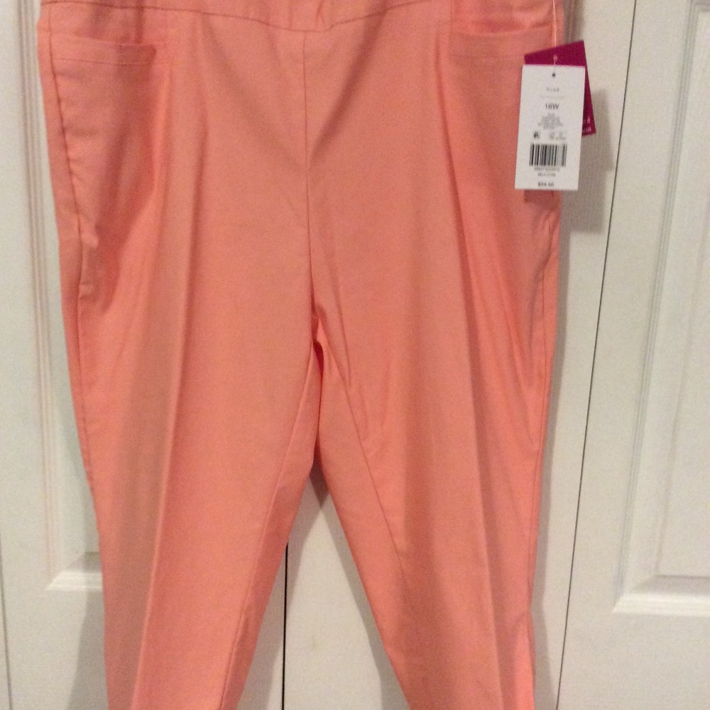 Kim Rogers 16W coral capris